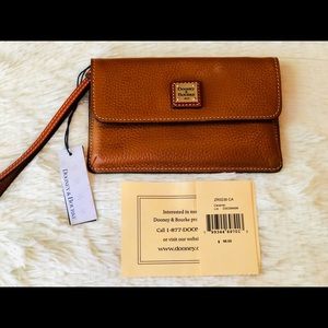 Dooney & Bourke Wrislet Wallet